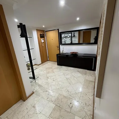 Διαμέρισμα 3br Family-sized Flat In Lumiar *