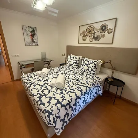 3br Family-sized Flat In Lumiar *