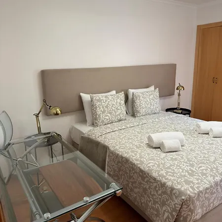 3br Family-sized Flat In Lumiar Apartmán