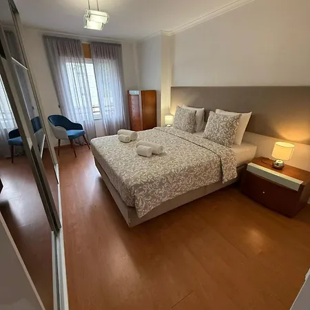3br Family-sized Flat In Lumiar *