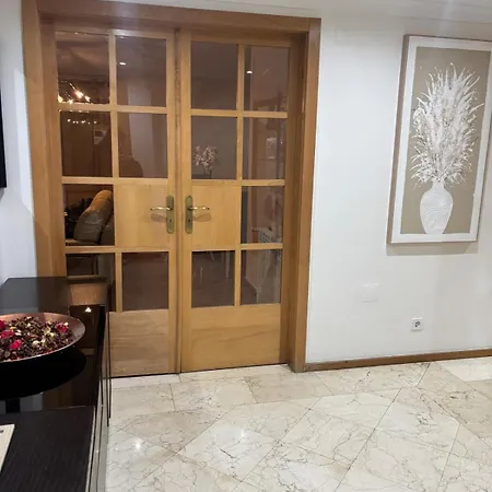Lejlighed 3br Family-sized Flat In Lumiar Lisboa