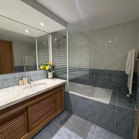 3br Family-sized Flat In Lumiar Lisbona
