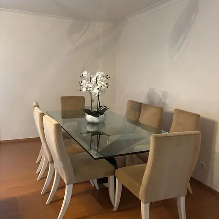 Appartamento 3br Family-sized Flat In Lumiar *