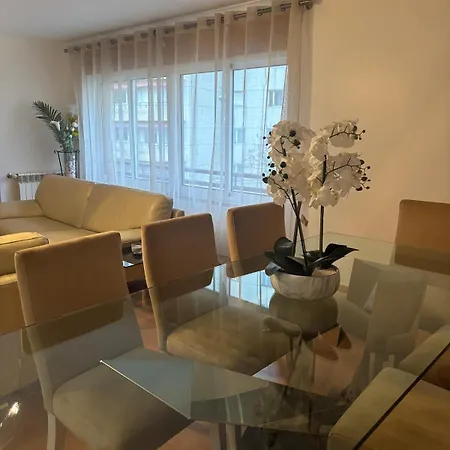 3br Family-sized Flat In Lumiar Appartamento