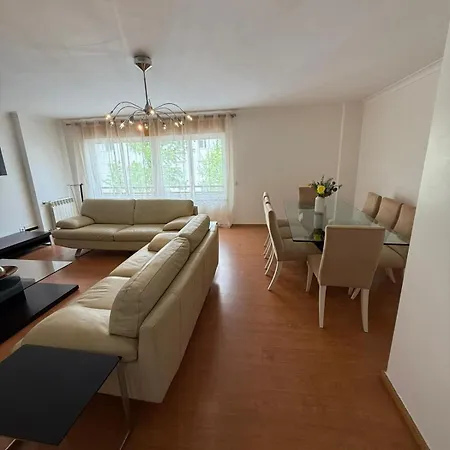 3br Family-sized Flat In Lumiar *